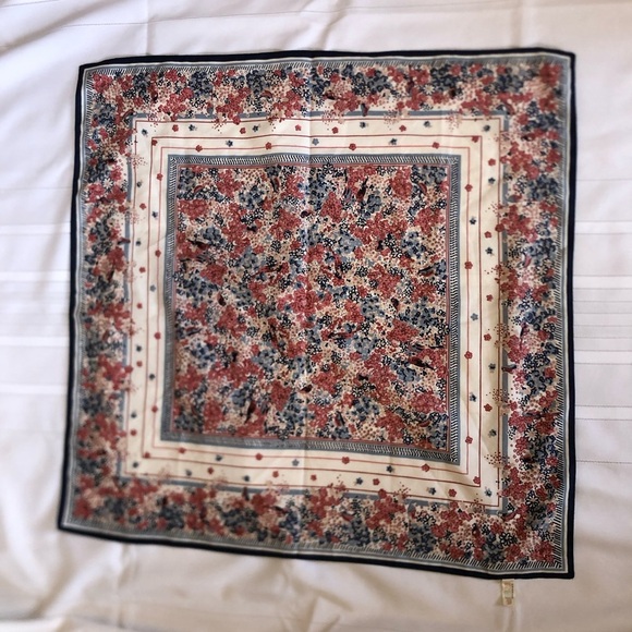 Vtg St. Michael Floral Patterned Scarf - Picture 9 of 10